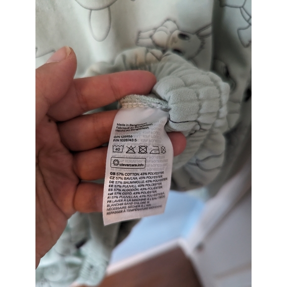 3/$20! H&M Kids Pokemon Oversized Sweatshirt - Picture 10 of 11